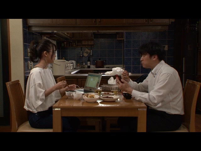 不倫相手に夢中で俺をイヤ...